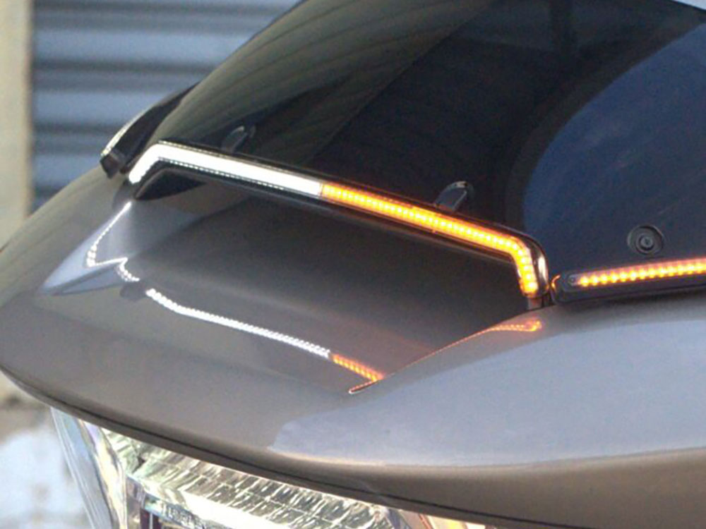 Custom Dynamics CD-CDRG23CB LED Center Fairing Vent Trim w/Amber & White LED's Gloss Black w/Smoked Lens for Road Glide 24-Up/CVO Roadglide (inc 'STin.) 23-Up