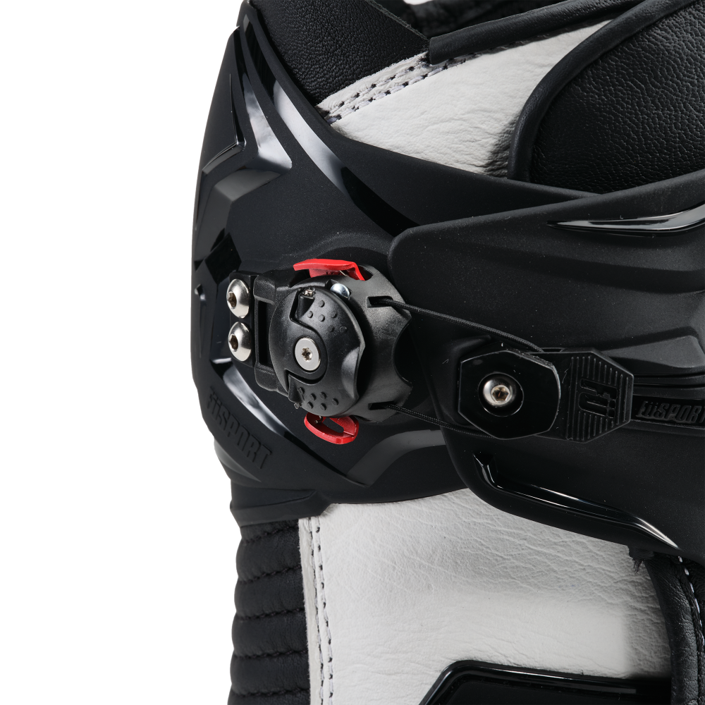 Fusport XR1 White/Black/White Boots