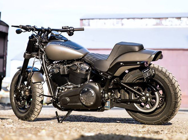 Saddlemen SAD-818-28-172WH Step-Up LS Dual Seat w/White Double Diamond Lattice Stitch for Harley-Davidson Fat Bob 18-24