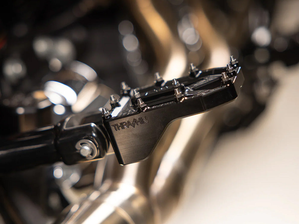 Thrashin Supply TS-TSC-2022-1-SR Aggressor Rear Passenger Footpegs Black for Harley-Davidson Softail 18-Up