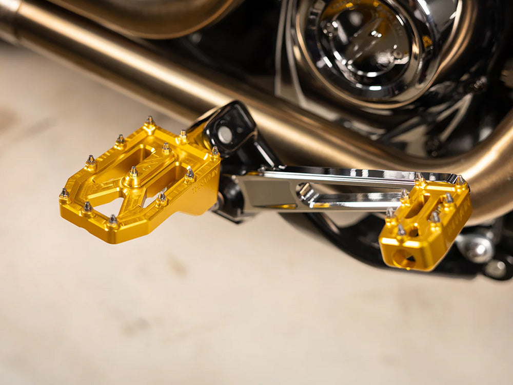 Thrashin Supply TS-TSC-2022-5-D Aggressor Footpegs Gold