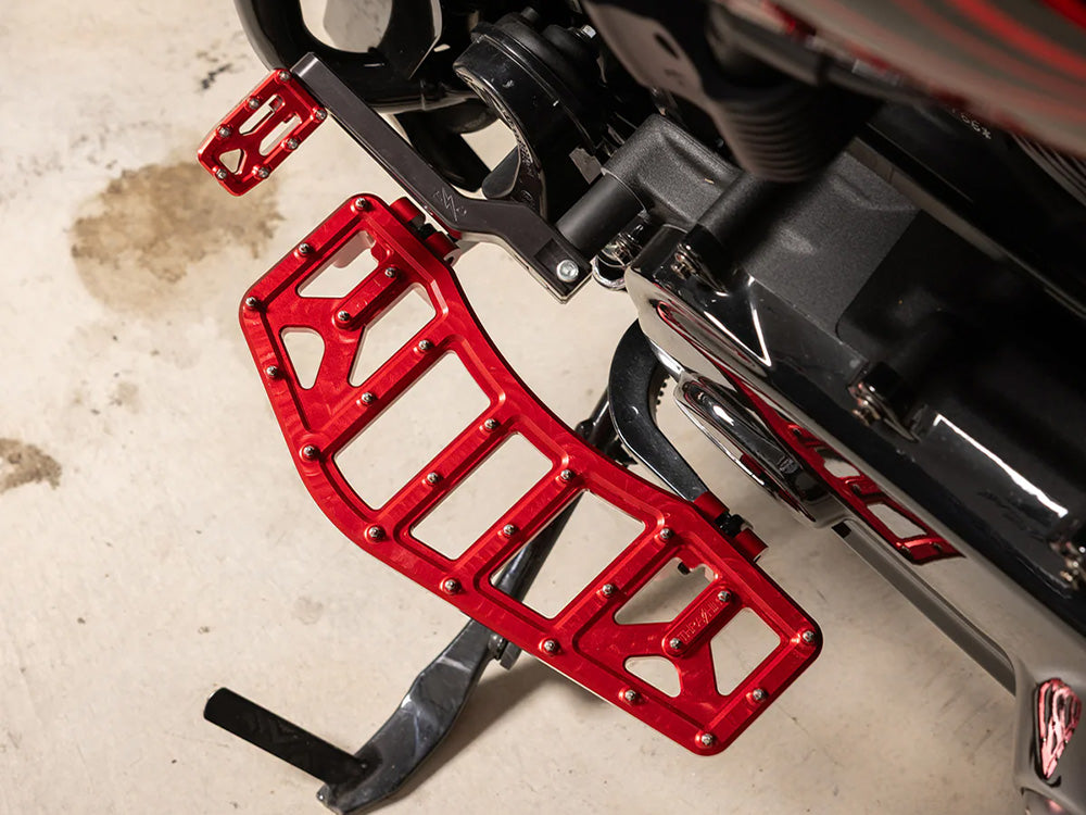 Thrashin Supply TS-TSC-2219-2 Aggressor Rider Floorboards Red for Harley-Davidson Touring 80-Up/FL Softail 86-17/Dyna Switchback 12-16