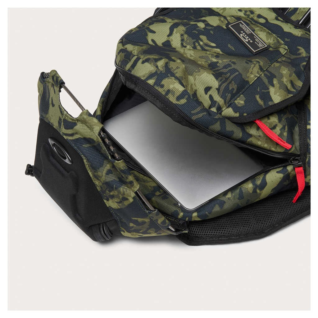 Oakley Bathroom Sink RC Tiger Camo Green 21L Backpack
