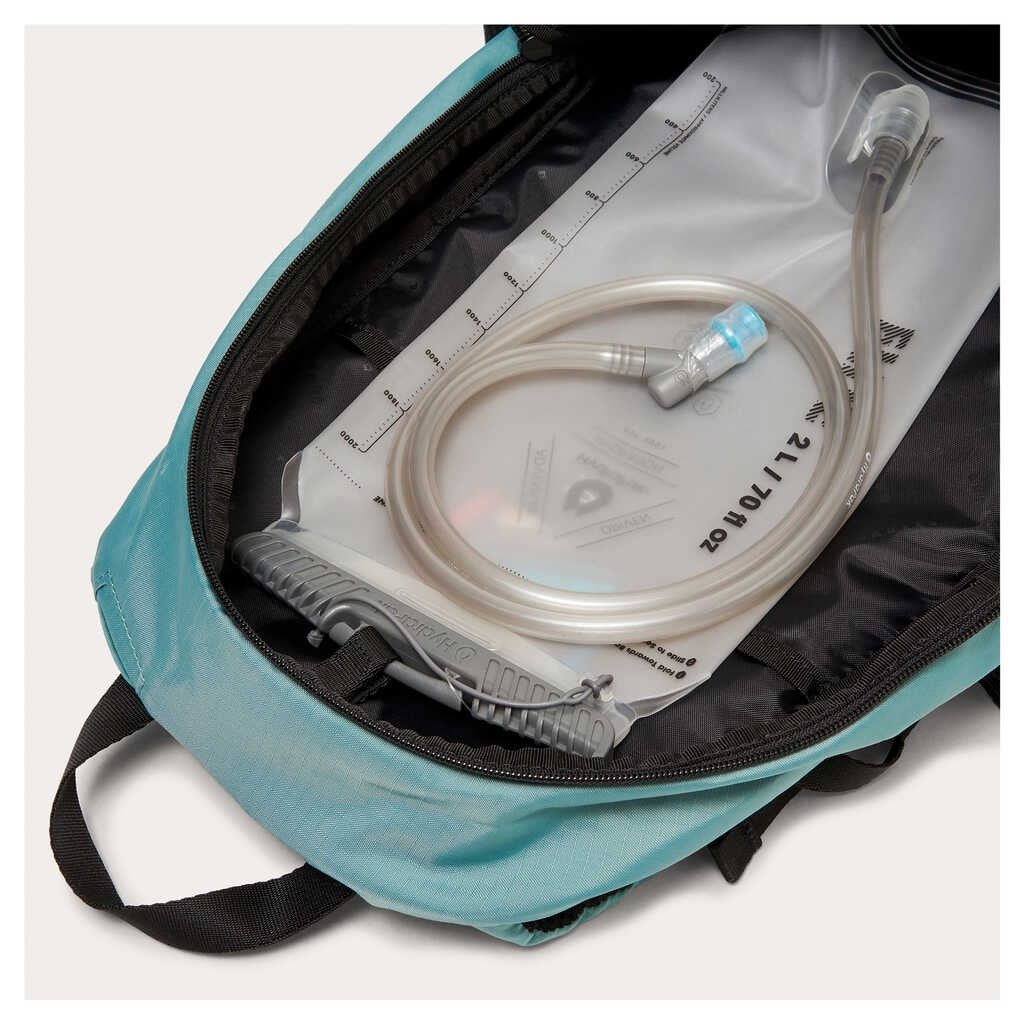 Oakley Seeker Traverse RC Pacific 13L Hydra Bag