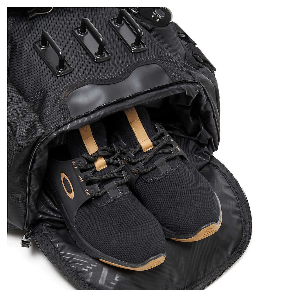 Oakley Kitchen Sink Stealth Black 34L Backpack