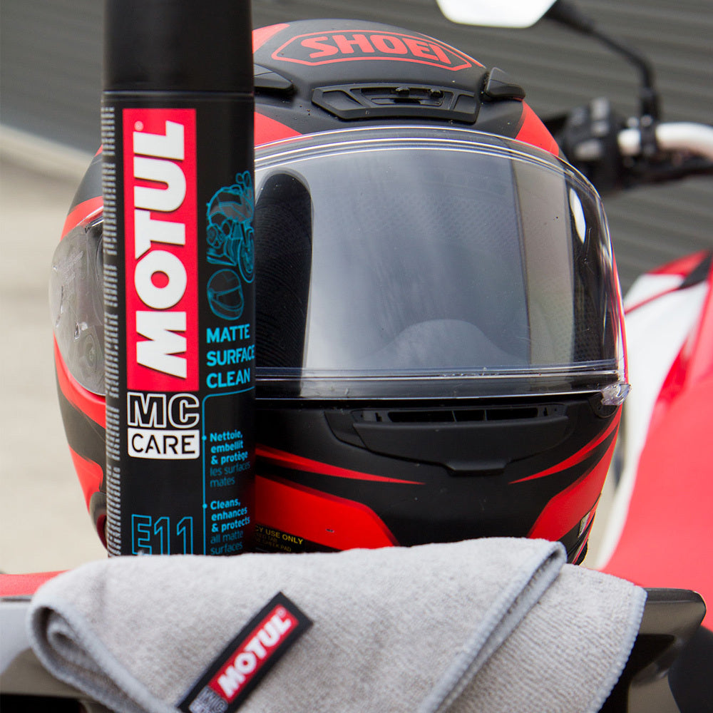 Motul 16-734-00 E11 Matte Surface Clean 400ML