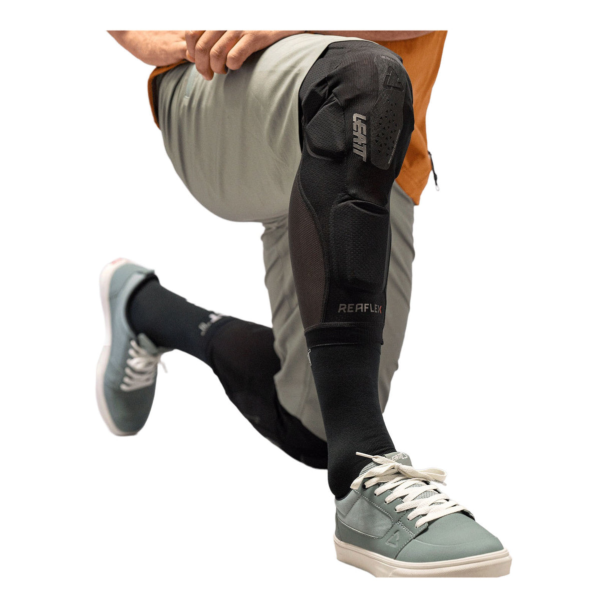 Leatt ReaFlex Ultralite EXT Black Knee Guards