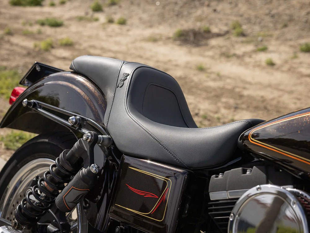 Saddlemen SAD-TS80604 Thrashin' Pro Series Smooth Dual Seat for Harley-Davidson Dyna 06-17