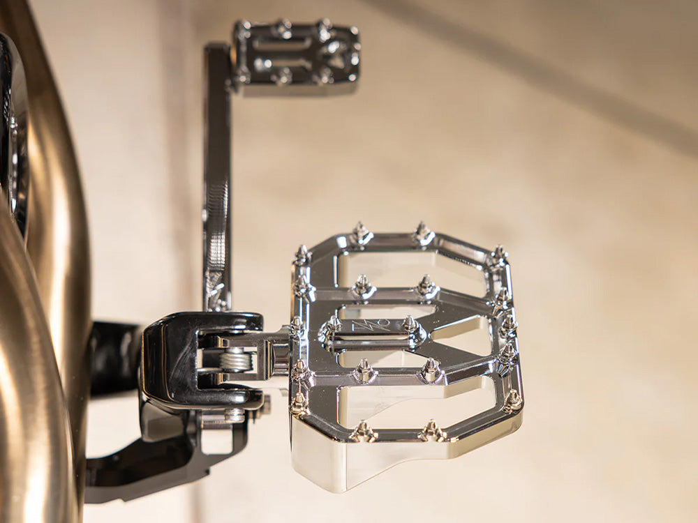 Thrashin Supply TS-TSC-2031-3-SF Aggressor Front Rider Mini Floorboards Chrome for Harley-Davidson Softail 18-Up