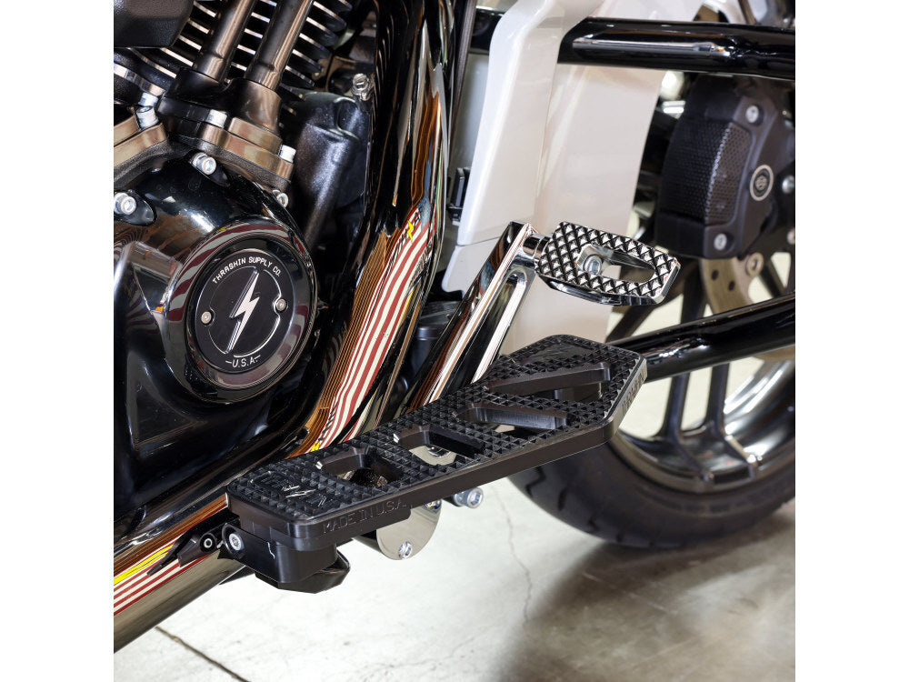 Thrashin Supply TS-TSC-2211-1 Black Apex Bagger Rider Floorboards for Touring 82-Up/FL Softail 86-17