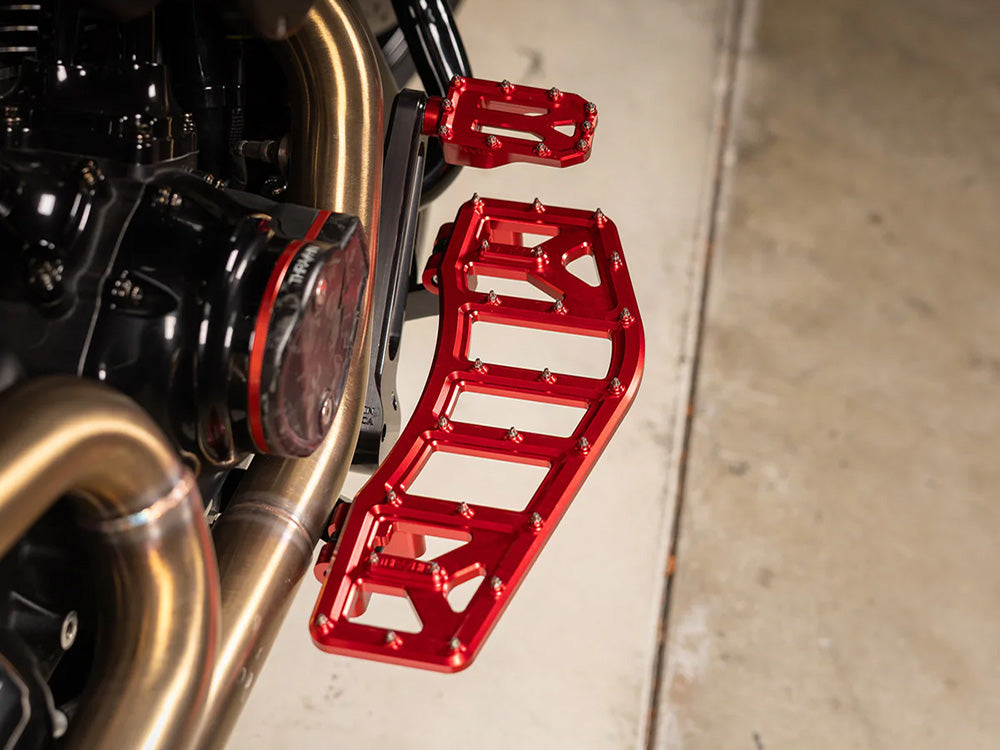 Thrashin Supply TS-TSC-2219-2 Aggressor Rider Floorboards Red for Harley-Davidson Touring 80-Up/FL Softail 86-17/Dyna Switchback 12-16