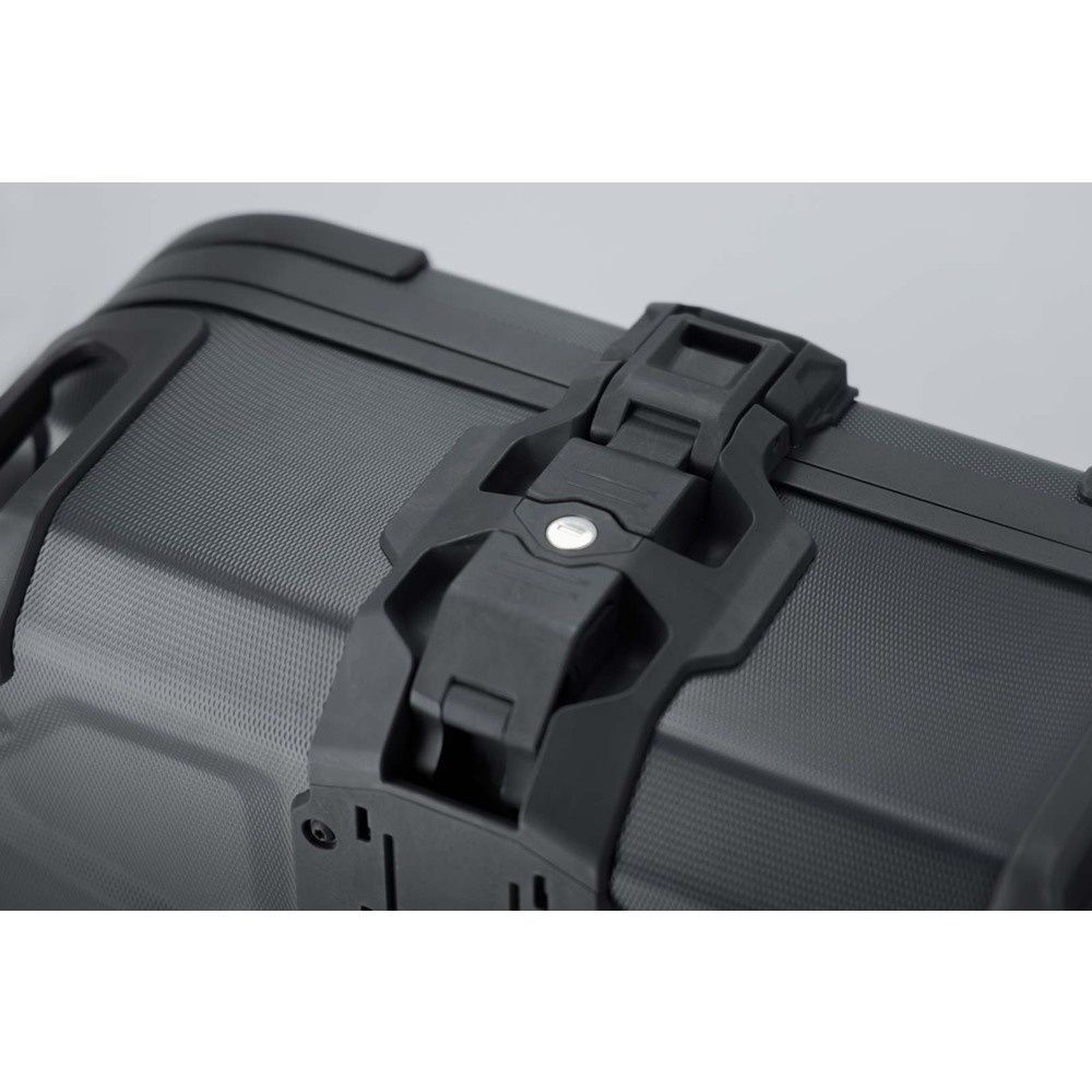 SW-Motech SW-KFT0602065000-B DUSC 33/33L Black Hard Case System for Yamaha Tracer 7/Tracer 7 GT 25-Up